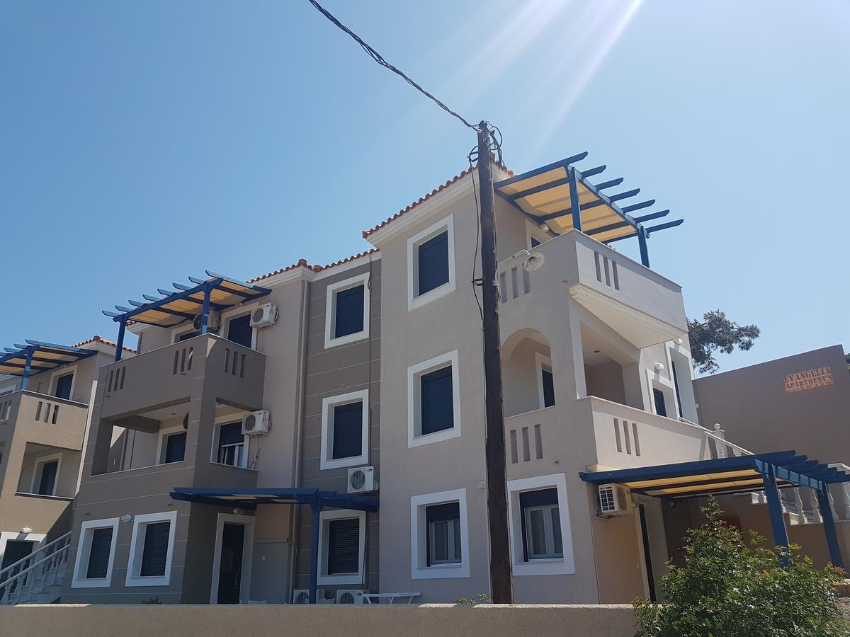 Evangelia Karfás Exterior foto